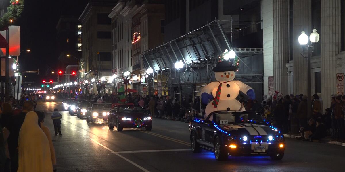 Crowds line the streets for annual Roanoke Christmas Parade