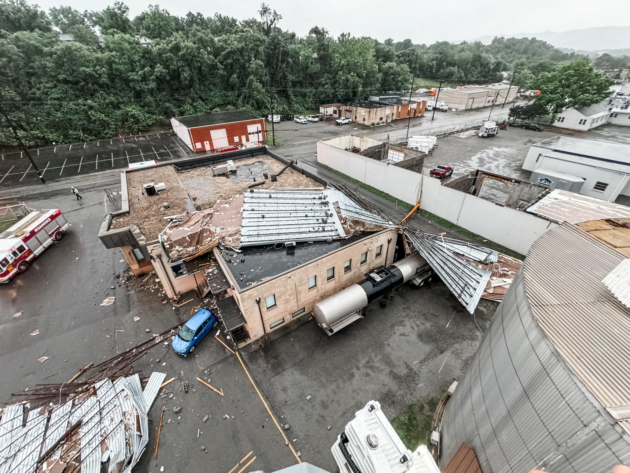 Storm rips roof off Roanoke business, damages another - Vimarsana News
